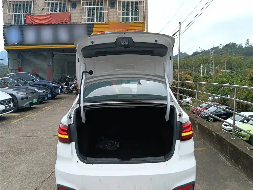 Lavida 2023 1.5L automatic Deyi version купить на сайте DeffCars