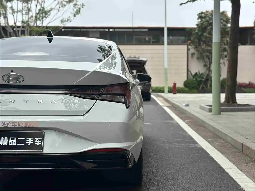 Elantra 2021 1.5L CVT LUX Premium Edition купить на сайте DeffCars