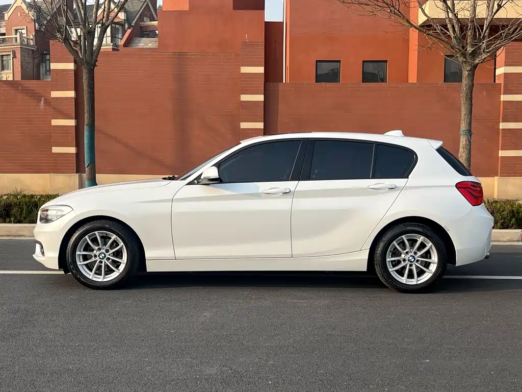BMW 1 Series imported 2016 118i leading model купить на сайте DeffCars