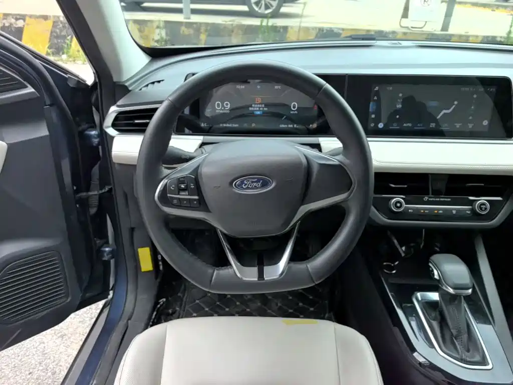 Escort 2021款 1.5L 自动钻石版 купить на сайте DeffCars