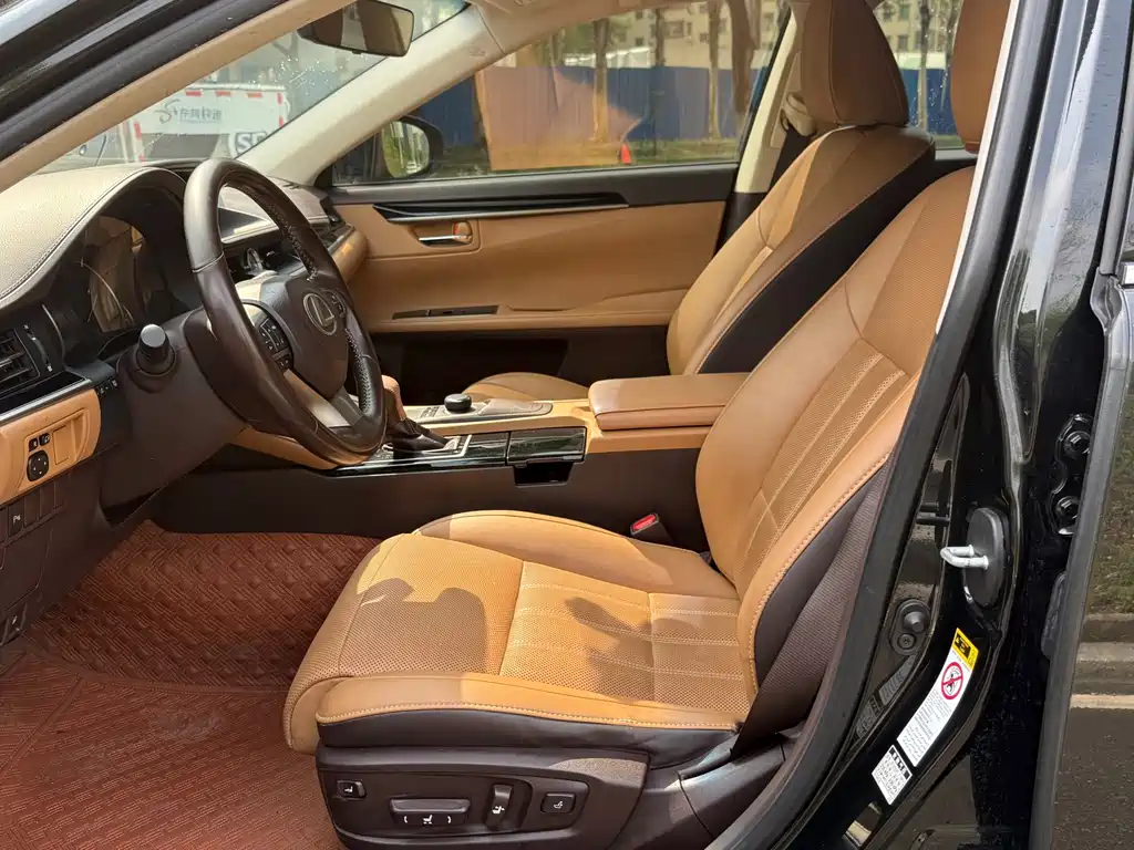 Lexus ES 2017 200 30th Anniversary Edition купить на сайте DeffCars