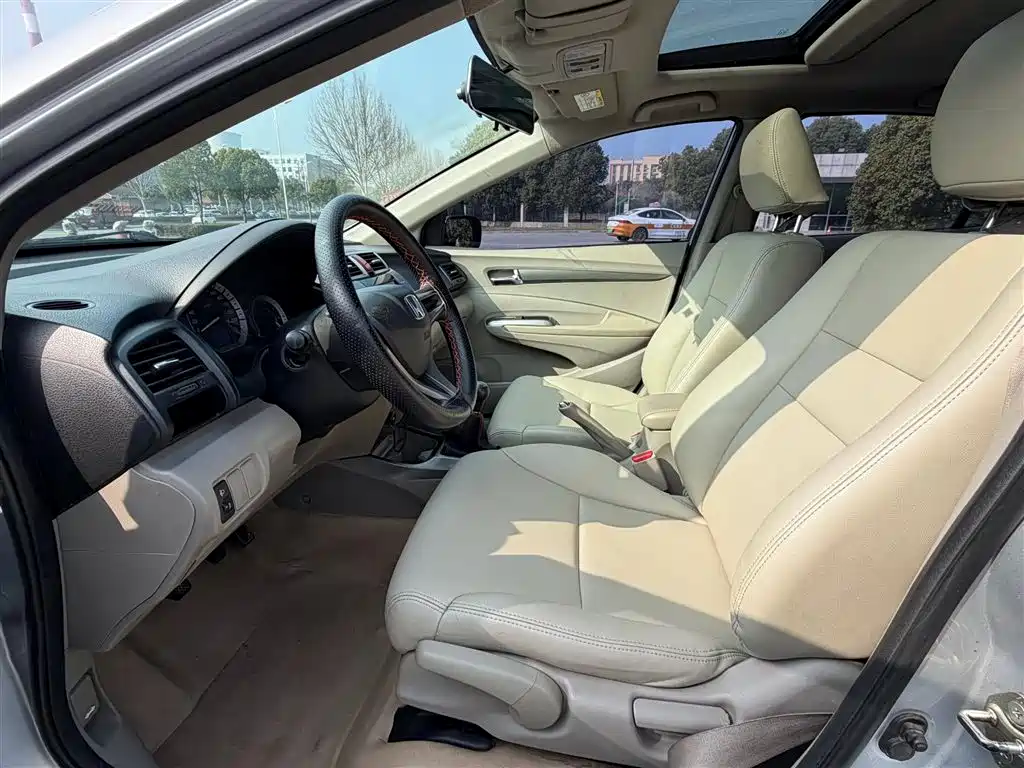 Fengfan Classic 2014 Fashion 1.5L Manual Elite Edition купить на сайте DeffCars