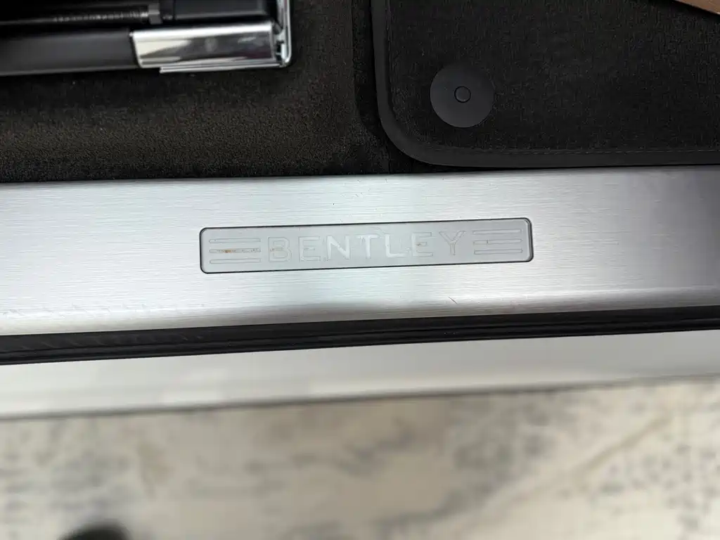 Bentayga 2021 4.0T V8 купить на сайте DeffCars