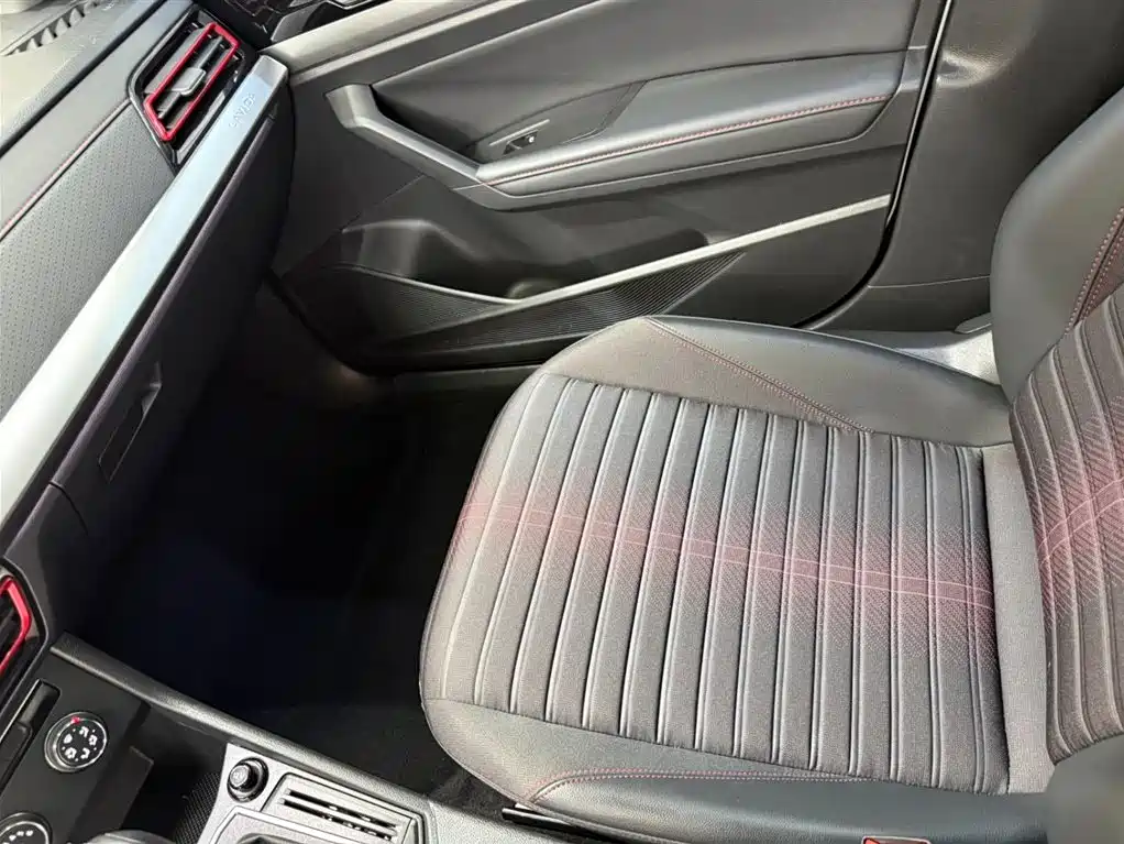 Lavida 2023 280TSI DSG Starry Sky Full Edition купить на сайте DeffCars