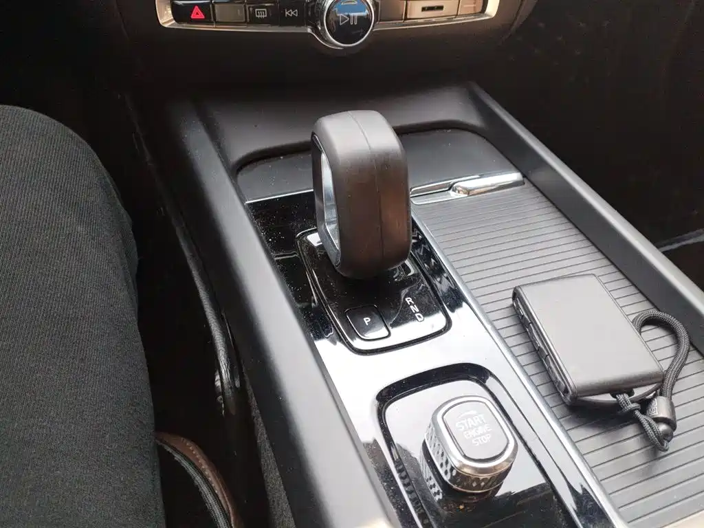 Volvo S60 2022 B4 Zhiyi Luxury Edition купить на сайте DeffCars