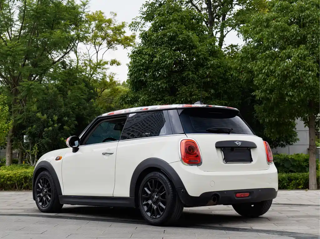MINI 2018 1.5T ONE PLUS купить на сайте DeffCars