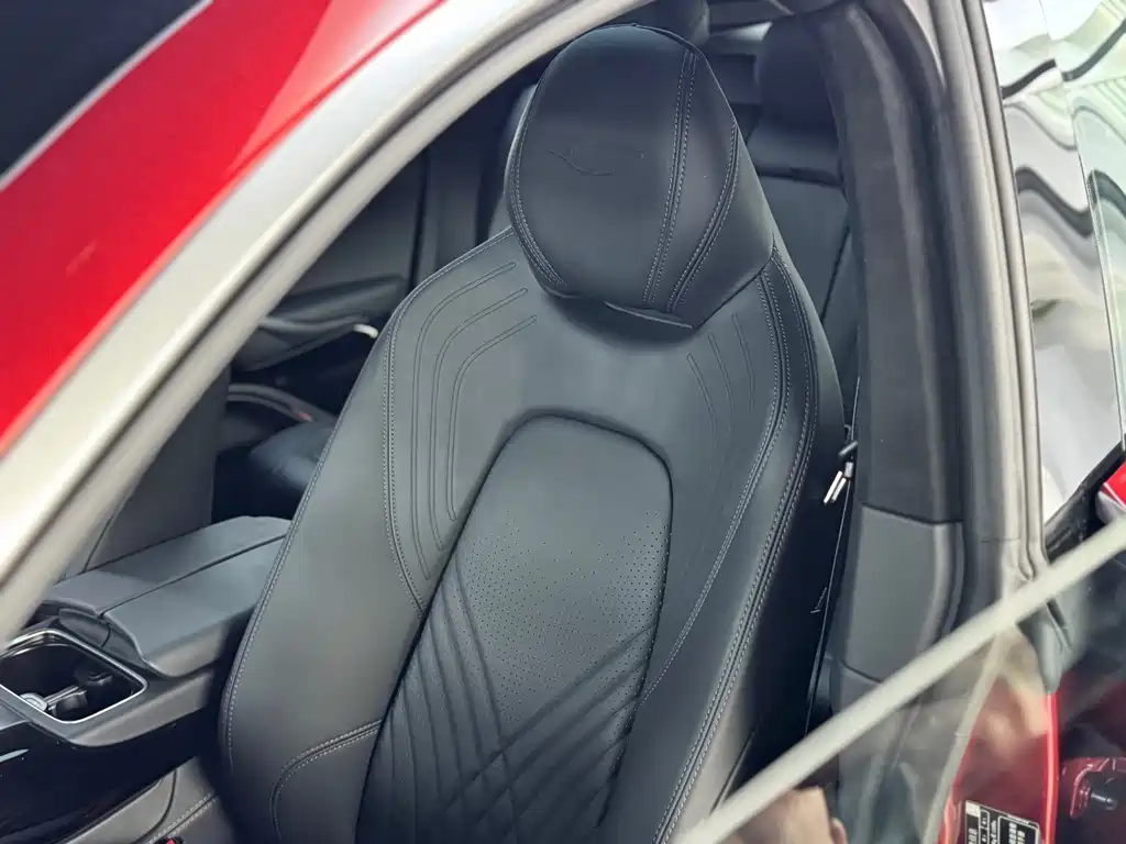 Aston Martin DBX 2024 4.0T V8 купить на сайте DeffCars