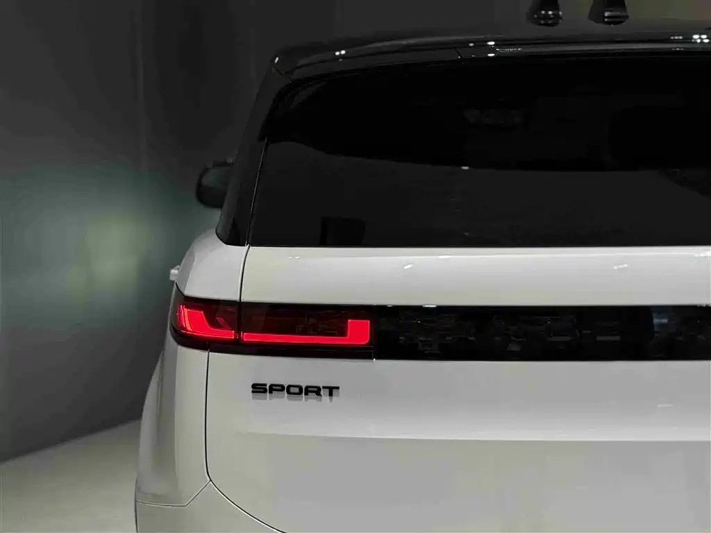 Range Rover Sport 2024 400PS Model Edition купить на сайте DeffCars