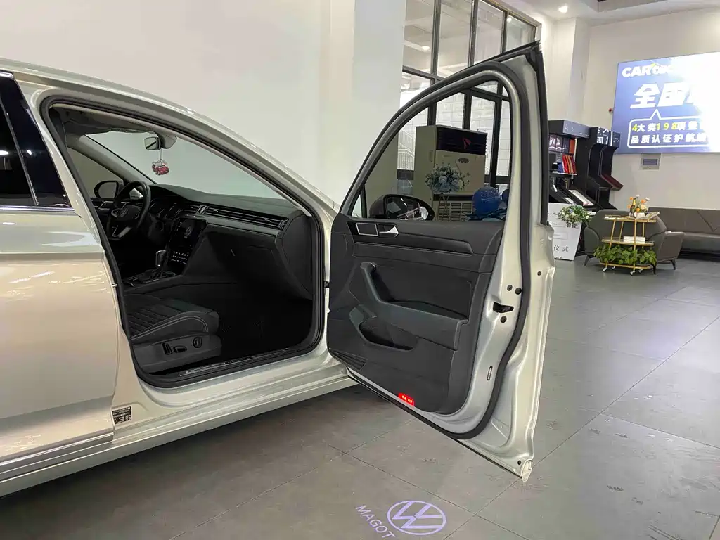 Magotan 2020 330TSI DSG leading model купить на сайте DeffCars