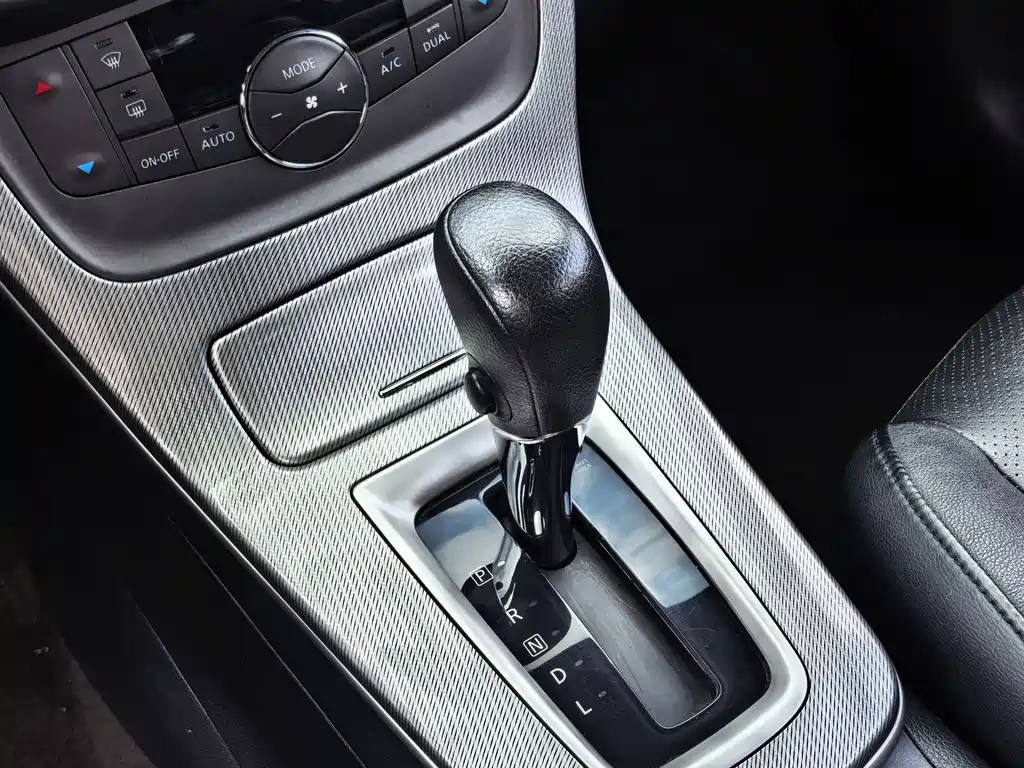 Sylphy 2014 1.6XV CVT Exclusive Edition купить на сайте DeffCars