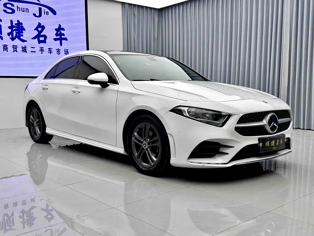 Mercedes-Benz A-Class 2019 A 180 L Sports Sedan купить на сайте DeffCars