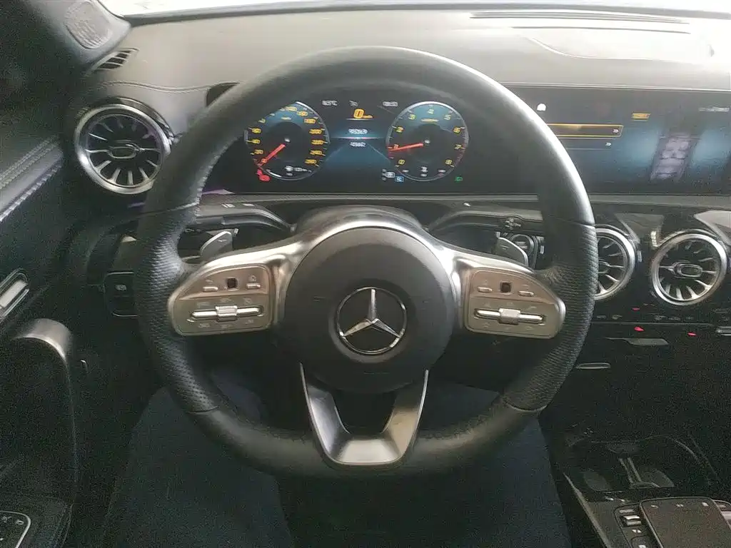 Mercedes-Benz A-Class 2021 A 200 L Sports Sedan Fashionable купить на сайте DeffCars