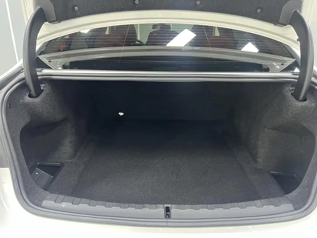 BMW 3 Series 2023 320Li M Sports Package купить на сайте DeffCars