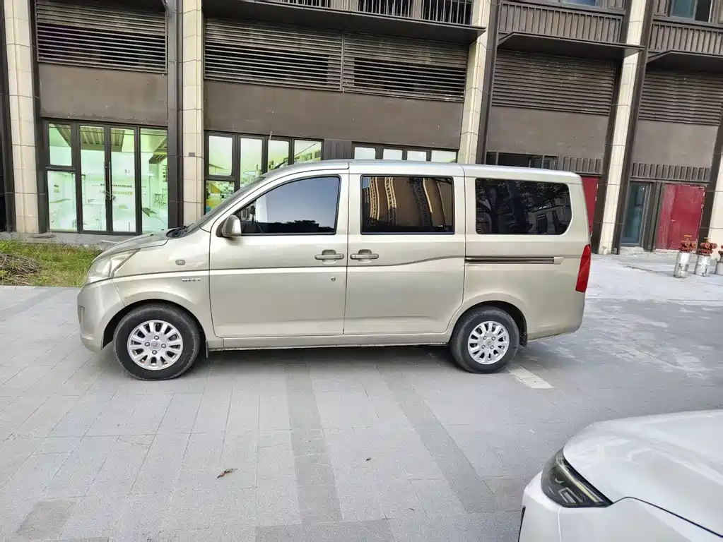Wuling Rongguang V 2016 1.5L standard model купить на сайте DeffCars