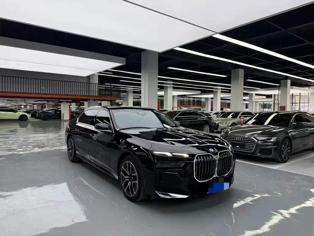 BMW 7 Series 2023 735Li M Sports Package купить на сайте DeffCars