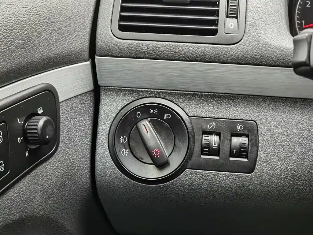 Touran 2015 1.4T manual fashion version 5 seats купить на сайте DeffCars