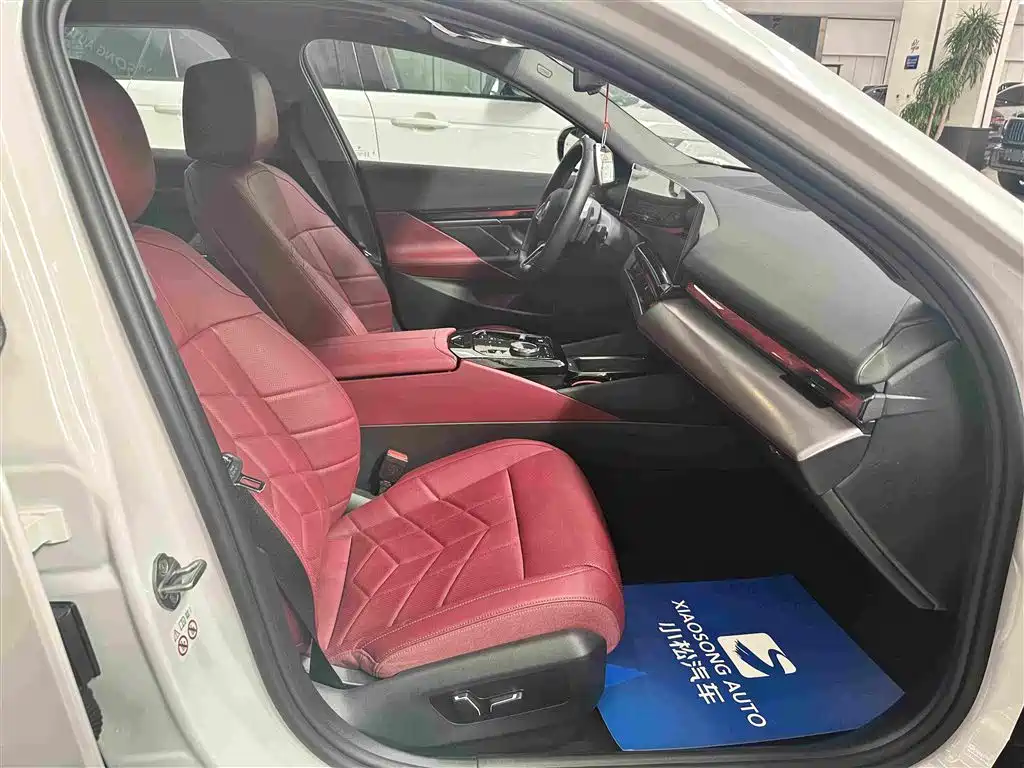 BMW 5 Series 2024 530Li Leading M Sports Package купить на сайте DeffCars