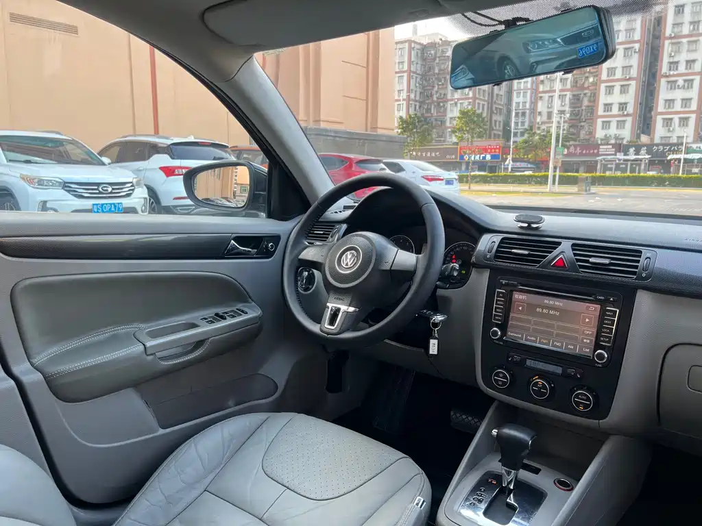 Bora 2012 1.6L automatic luxury model купить на сайте DeffCars
