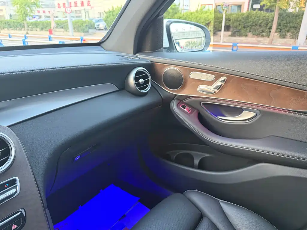 Mercedes-Benz GLC 2020 facelift GLC 300 L 4MATIC dynamic купить на сайте DeffCars