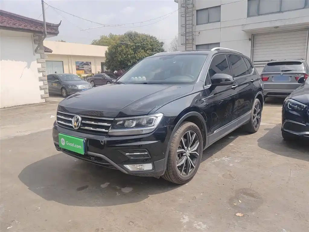 Tiguan L 2020 330TSI automatic two-wheel drive smart luxury version National VI купить на сайте DeffCars