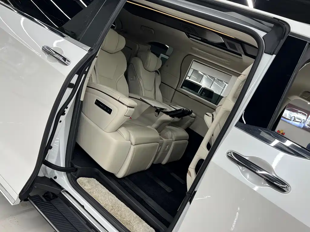 Lexus LM 2025 500h six-seater premium version купить на сайте DeffCars