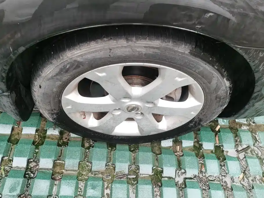 Liwei 2013 Jingrui 1.6XV CVT Deluxe Edition купить на сайте DeffCars