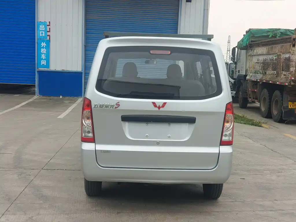 Wuling Rongguang S 2021 1.2L standard air-conditioned version 5-seat LSI купить на сайте DeffCars