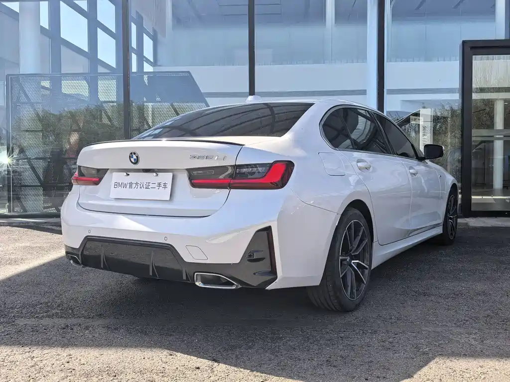 BMW 3 Series 2024 320Li M Sports Package купить на сайте DeffCars