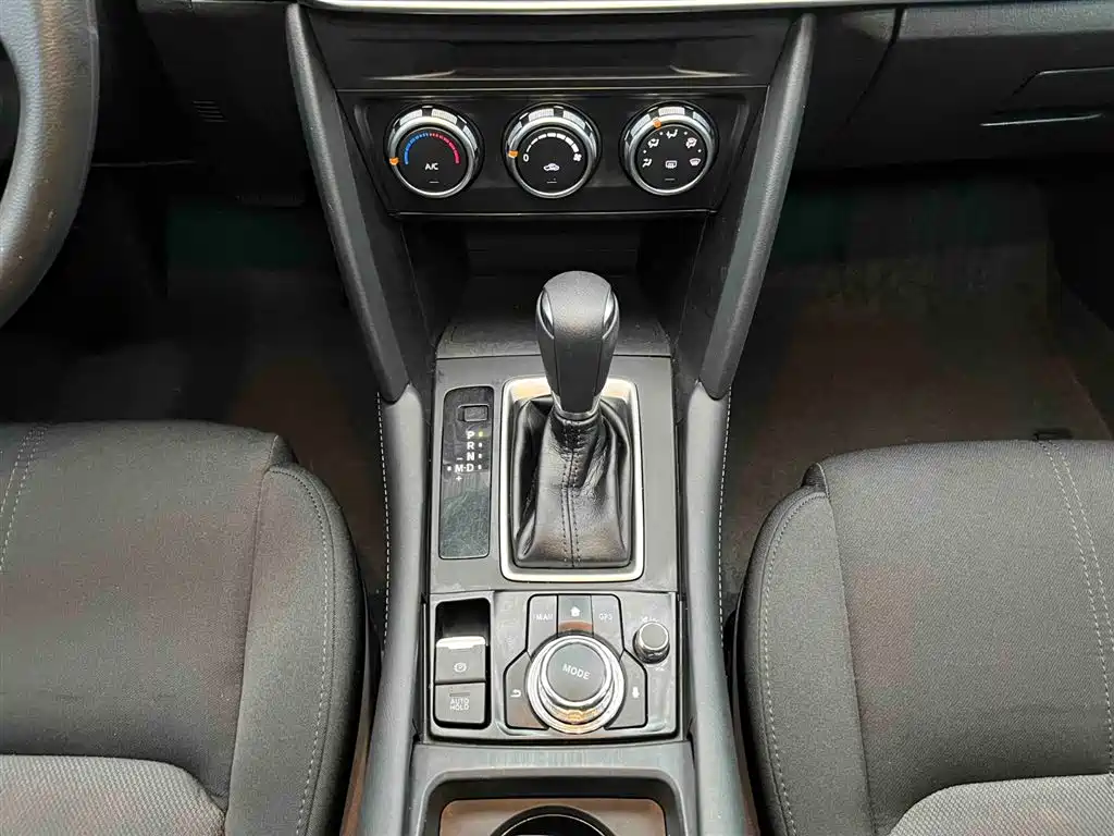 Mazda CX-4 2021 2.0L automatic two-wheel drive Blue Sky Vitality Edition купить на сайте DeffCars