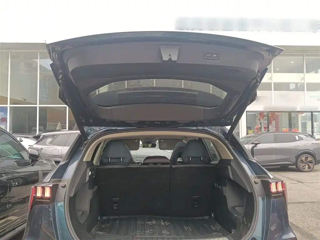 Lynk & Co 06 2020 1.5T Yao Halo купить на сайте DeffCars