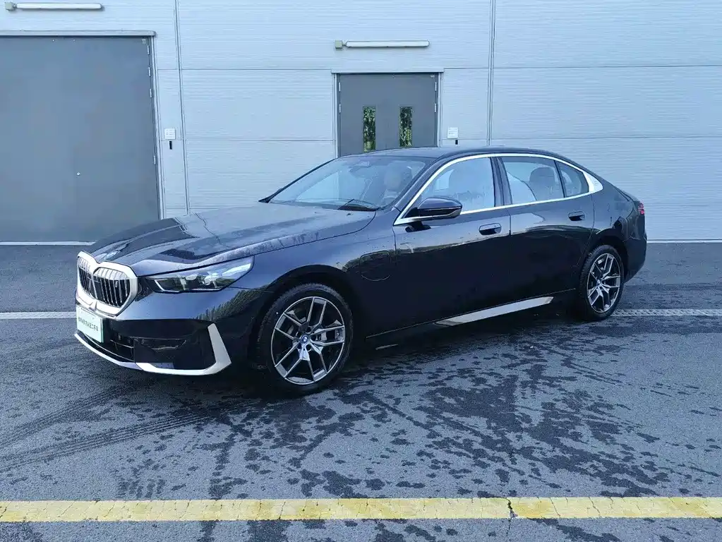 BMW i5 2024 eDrive 35L Luxury Package купить на сайте DeffCars