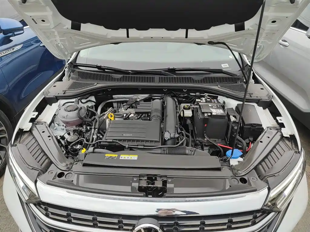 Sagitar 2025 facelift 200TSI DSG flyover version купить на сайте DeffCars