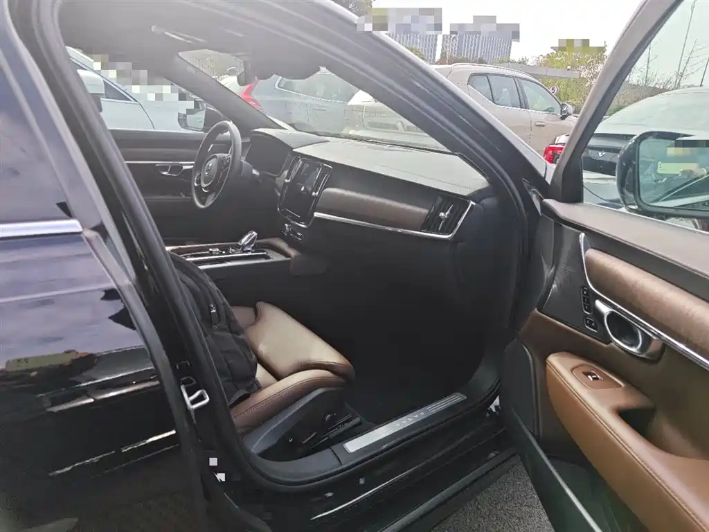 Volvo S90 2025 B5 Zhiyuan Luxury Edition купить на сайте DeffCars