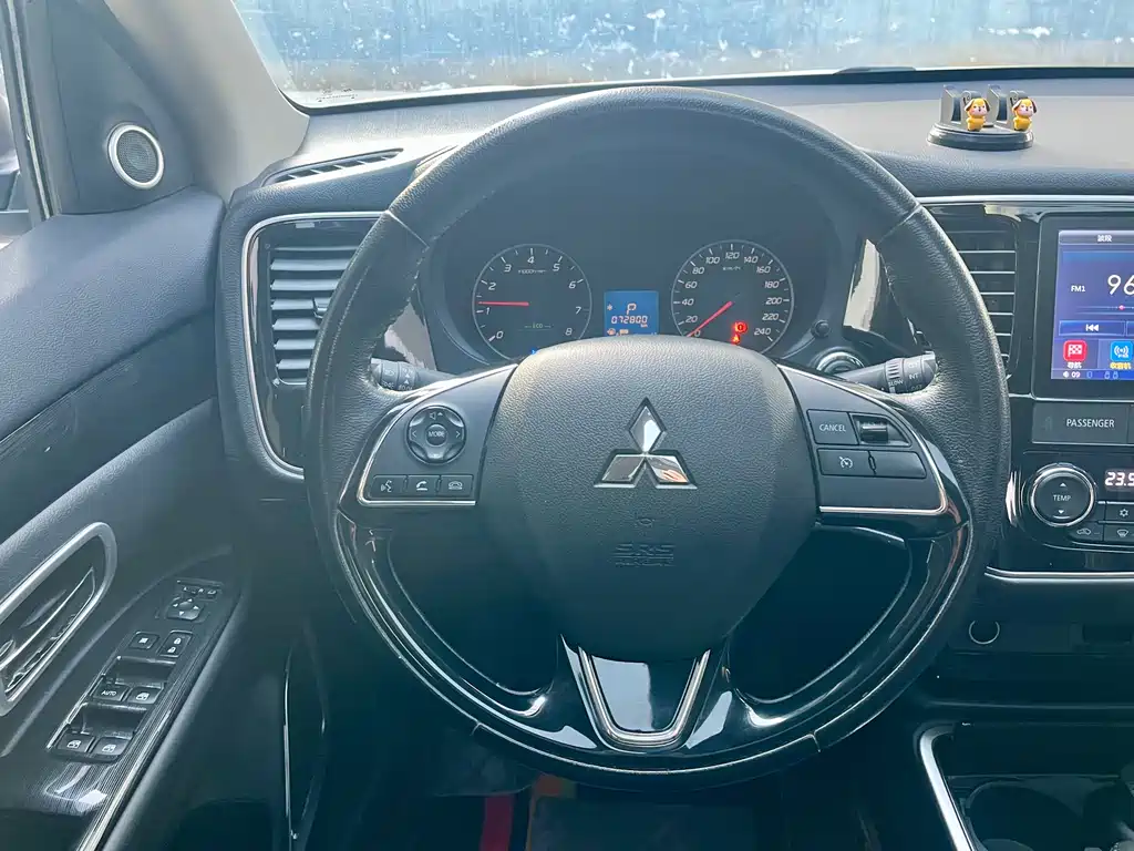 Outlander 2018 2.0L 2WD Honor Edition 5 seats купить на сайте DeffCars