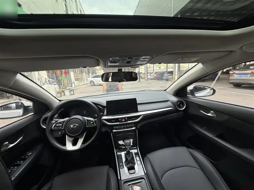 Kia K3 2020 1.5L CVT cutting-edge sunroof version купить на сайте DeffCars