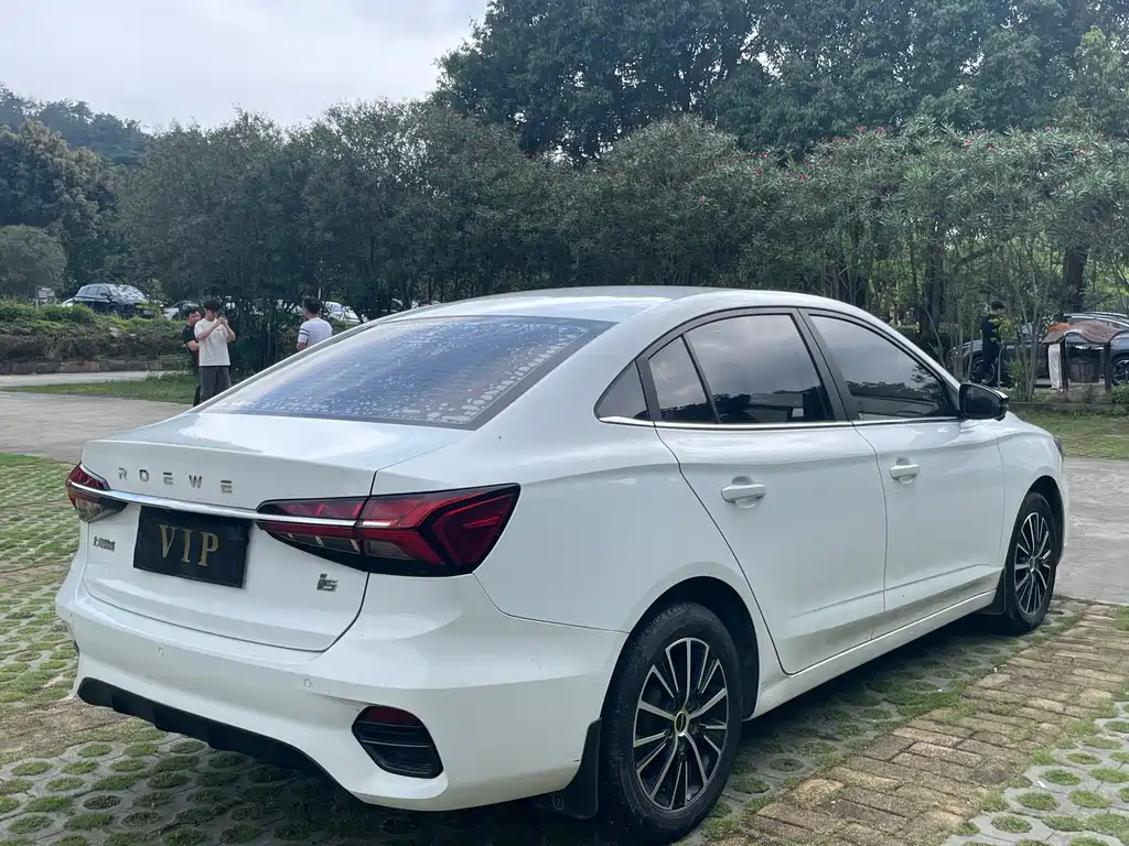 Roewe i5 2021 facelift 1.5L CVT diamond version купить на сайте DeffCars