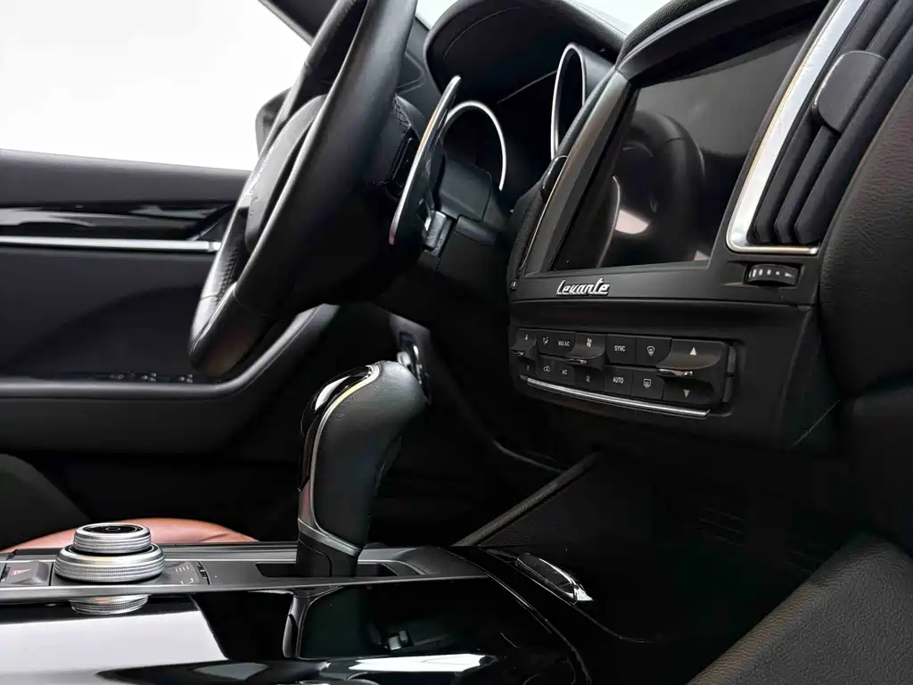 Levante 2018 3.0T Standard Edition купить на сайте DeffCars
