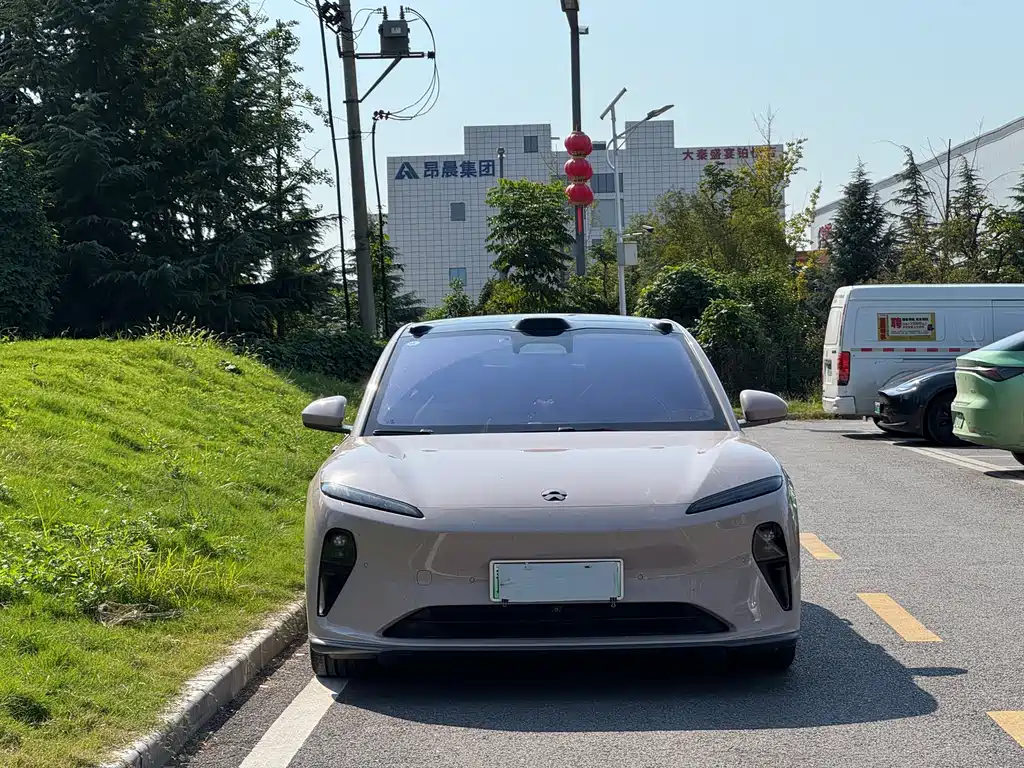 NIO ET5 2022 model 100kWh купить на сайте DeffCars