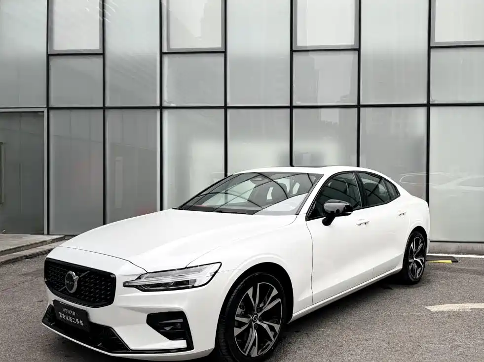 Volvo S60 2024 B5 Zhiya Sports Edition купить на сайте DeffCars