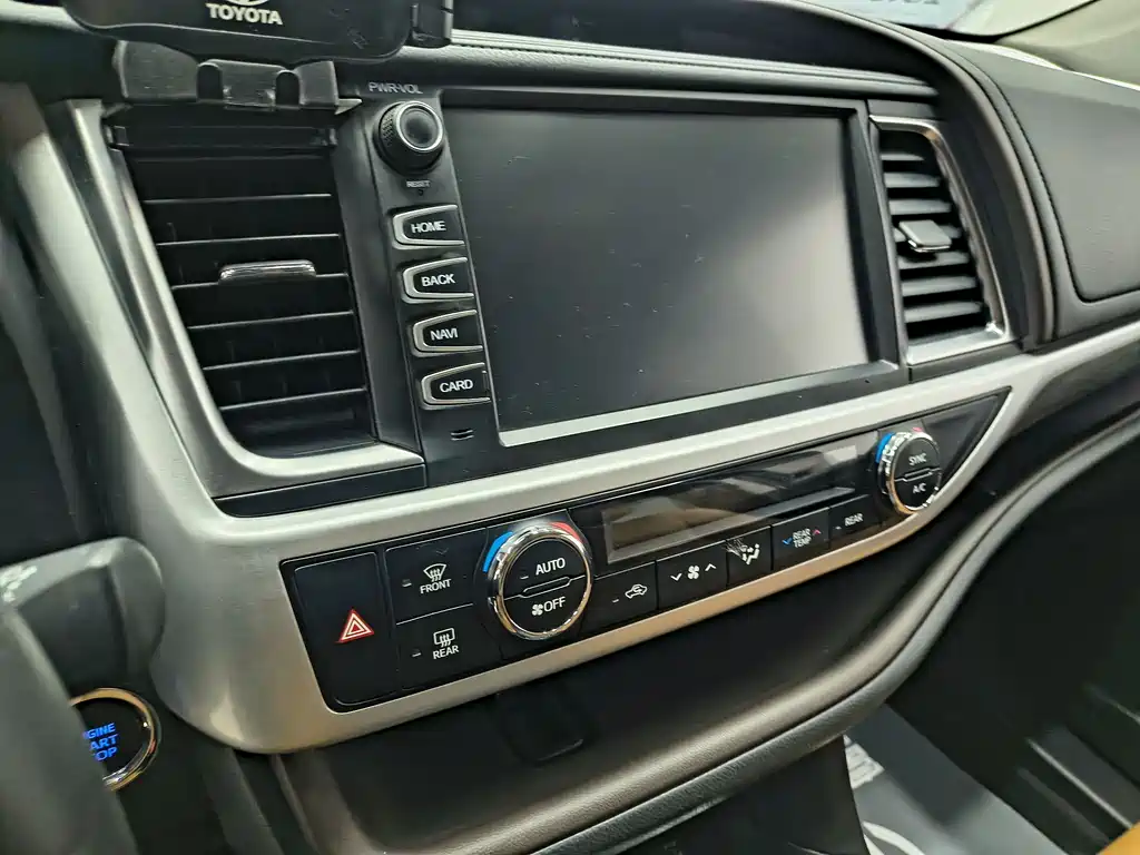 Highlander 2018 2.0T four-wheel drive knight version, 7 seats, National VI купить на сайте DeffCars