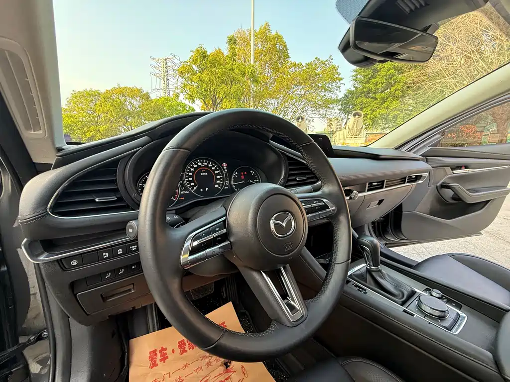 Mazda3 Angkesela 2023 2.0L Automatic Premium Edition купить на сайте DeffCars