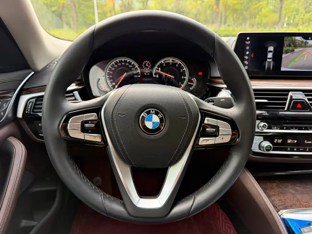 BMW 5 Series 2018 525Li Luxury Package купить на сайте DeffCars
