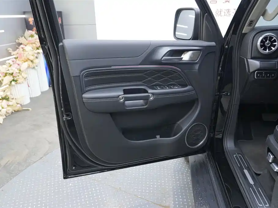 Tank 300 New Energy 2025 Hi4-T 37.1kWh купить на сайте DeffCars