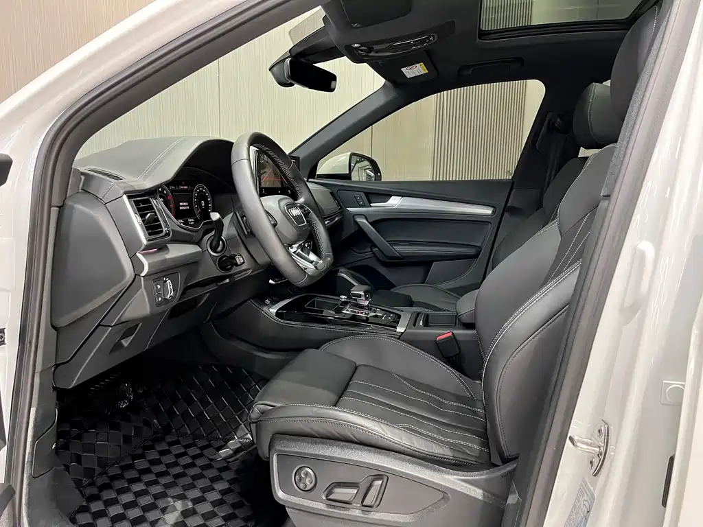 Audi Q5L Sportback 2022 40 TFSI Fashion купить на сайте DeffCars