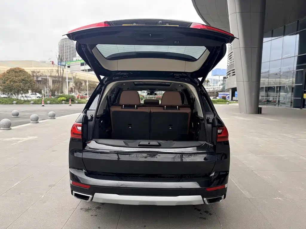 BMW X7 2021 xDrive40i Leading Luxury Package купить на сайте DeffCars