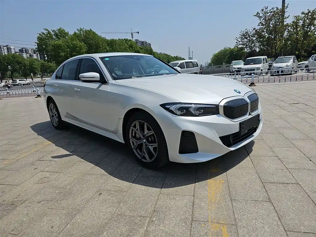 BMW i3 2022 eDrive 35 L купить на сайте DeffCars