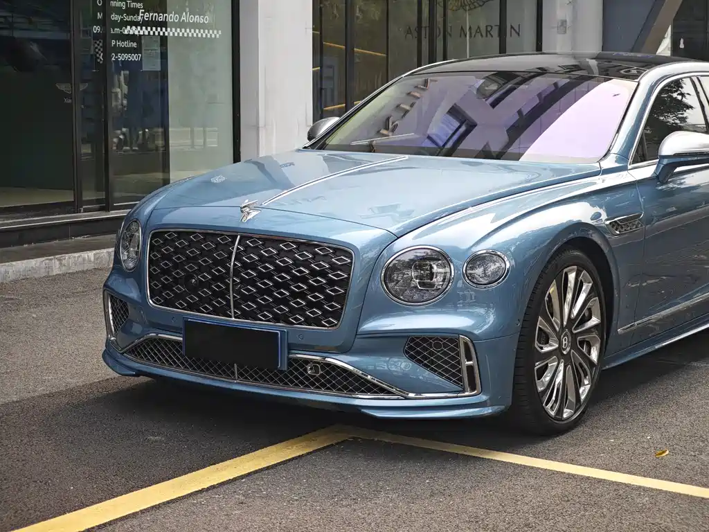 Flying Spur plug-in hybrid 2025 4.0T V8 Mulliner купить на сайте DeffCars