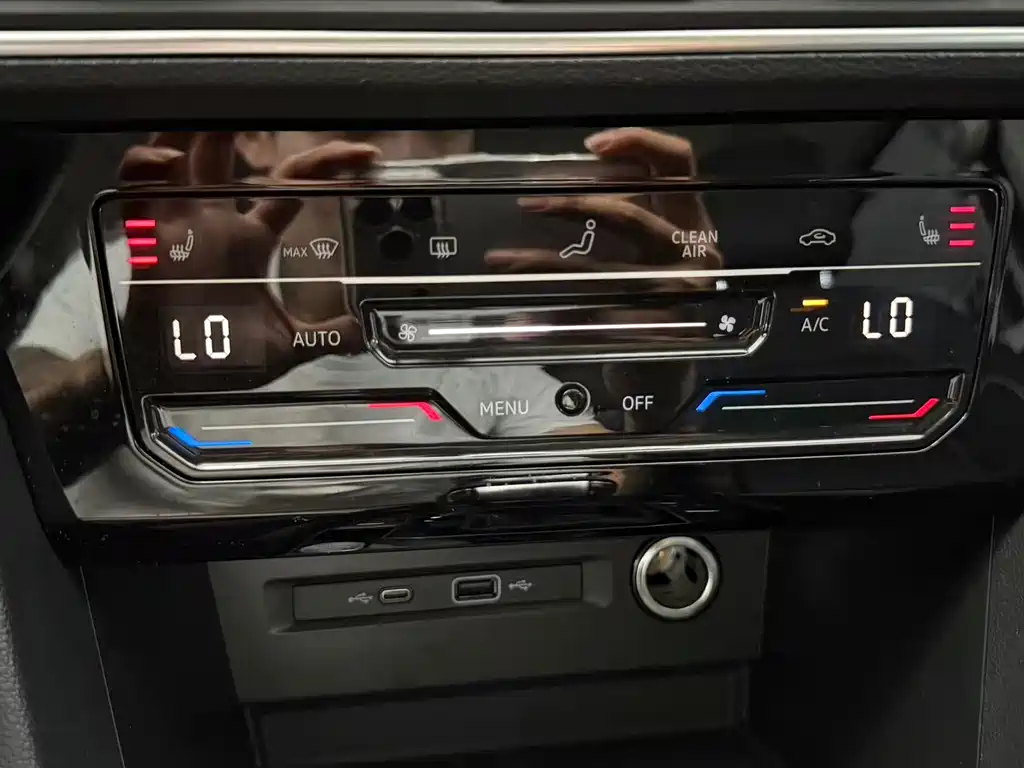 Tiguan L 2023 280TSI automatic two-wheel drive Chaochuang limited edition купить на сайте DeffCars
