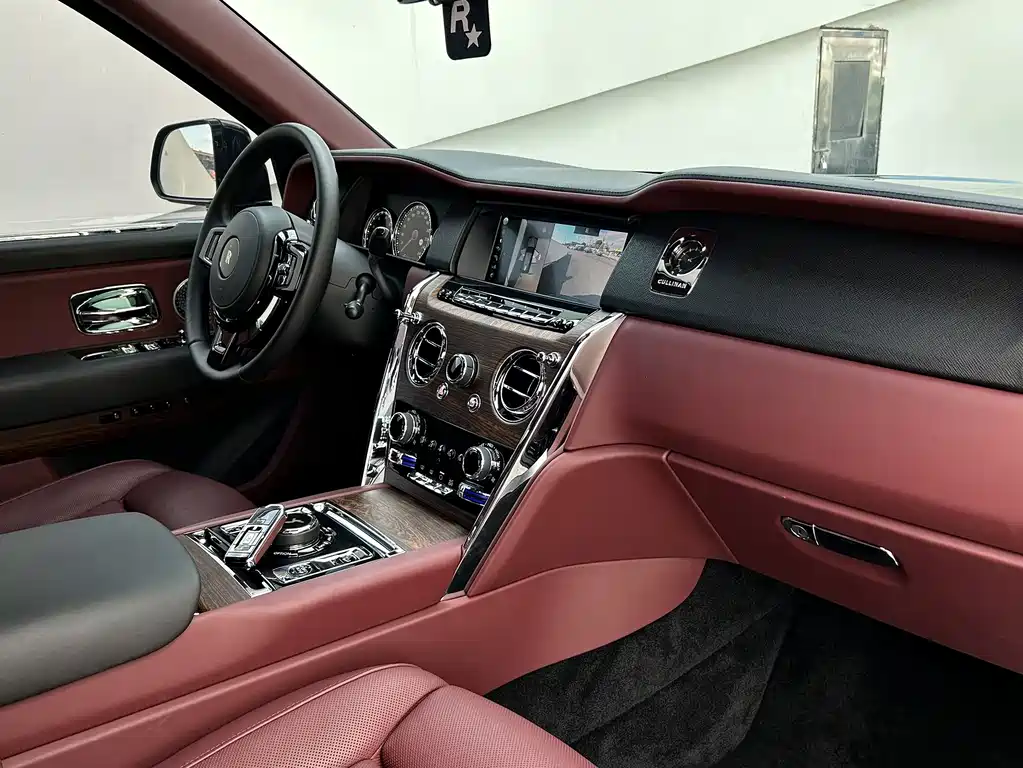 Cullinan 2018 five-seater version купить на сайте DeffCars