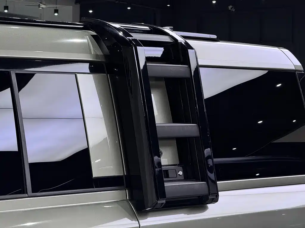 Land Rover Defender 2023 130 3.0T P400 HSE купить на сайте DeffCars